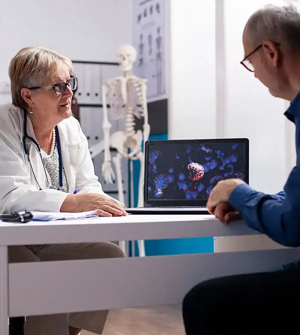 médica em atendimento a paciente em clínica da Medical Place no Paraíso, em São Paulo. consultório para médicos em São Paulo